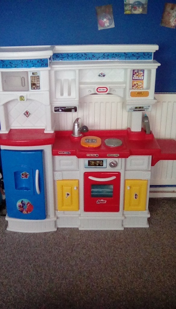 little tikes plastic kitchen